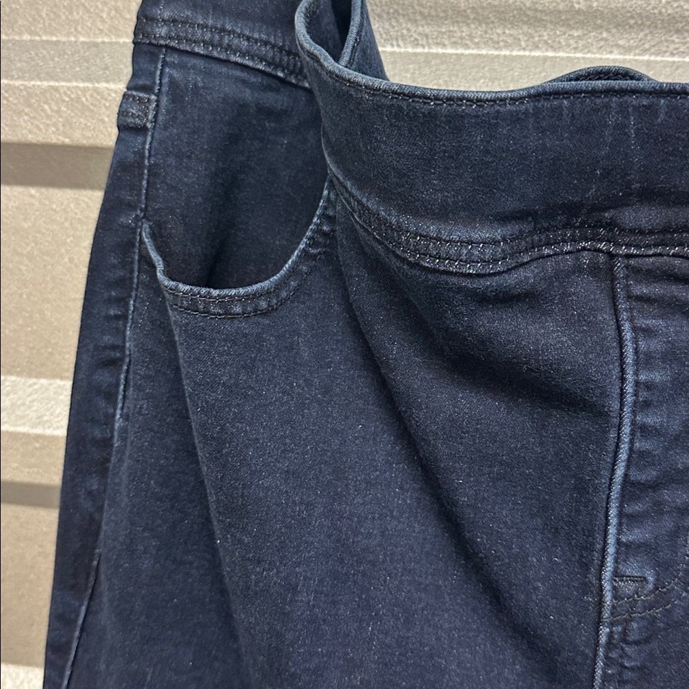Torrid Women’s Lean Jean Pull On Plus Size 3T Super Soft Stretch Dark Denim - Picture 3 of 10